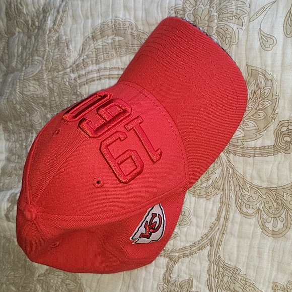 Men's Kansas City Chiefs New Era Red 2019 NFL Sideline Color Rush 39THIRTY Flex - Picture 1 of 5